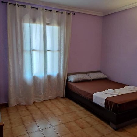 La Habitacion Del Piso Room In The Apartment Alicante Ngoại thất bức ảnh