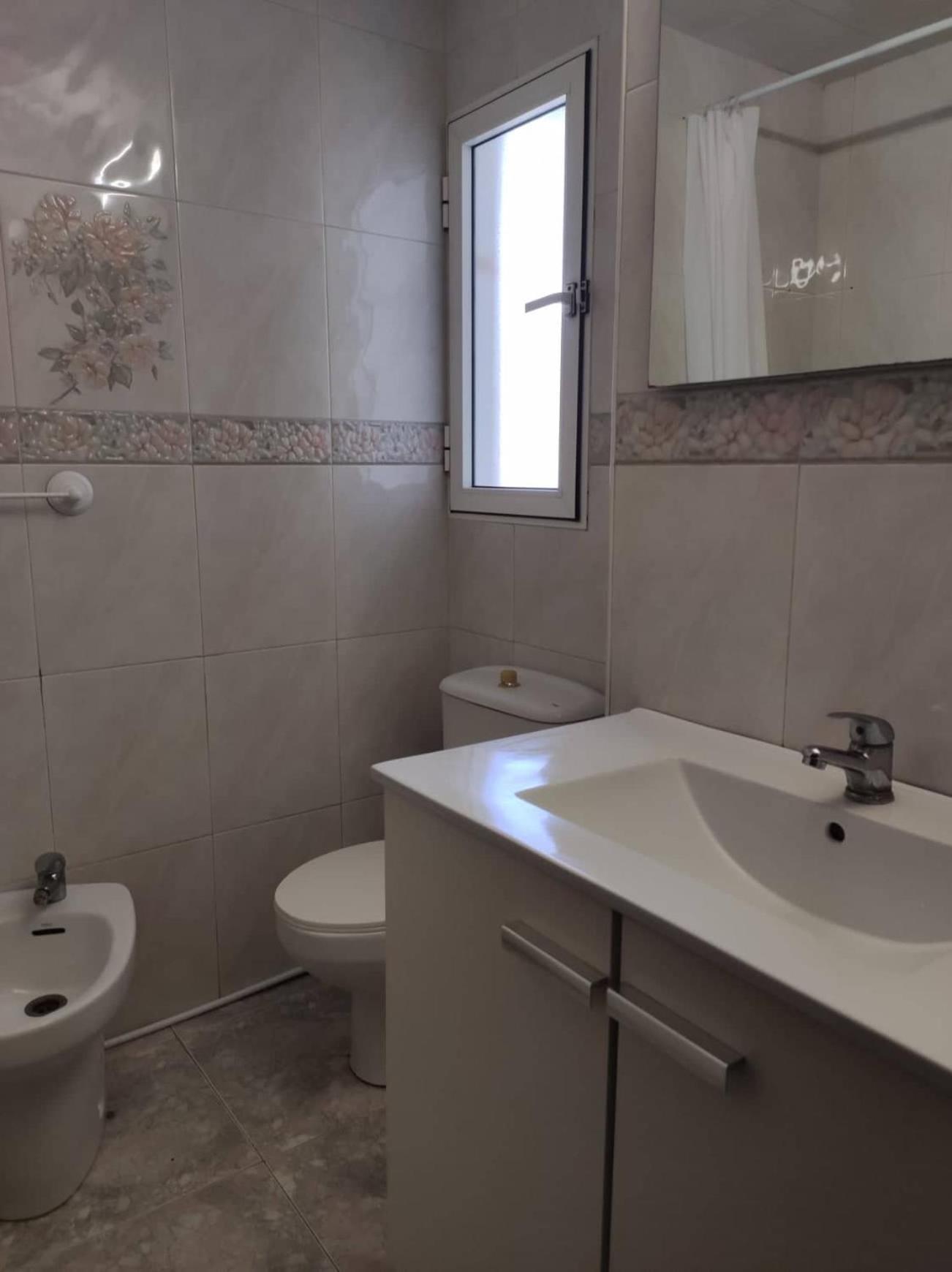 La Habitacion Del Piso Room In The Apartment Alicante Ngoại thất bức ảnh